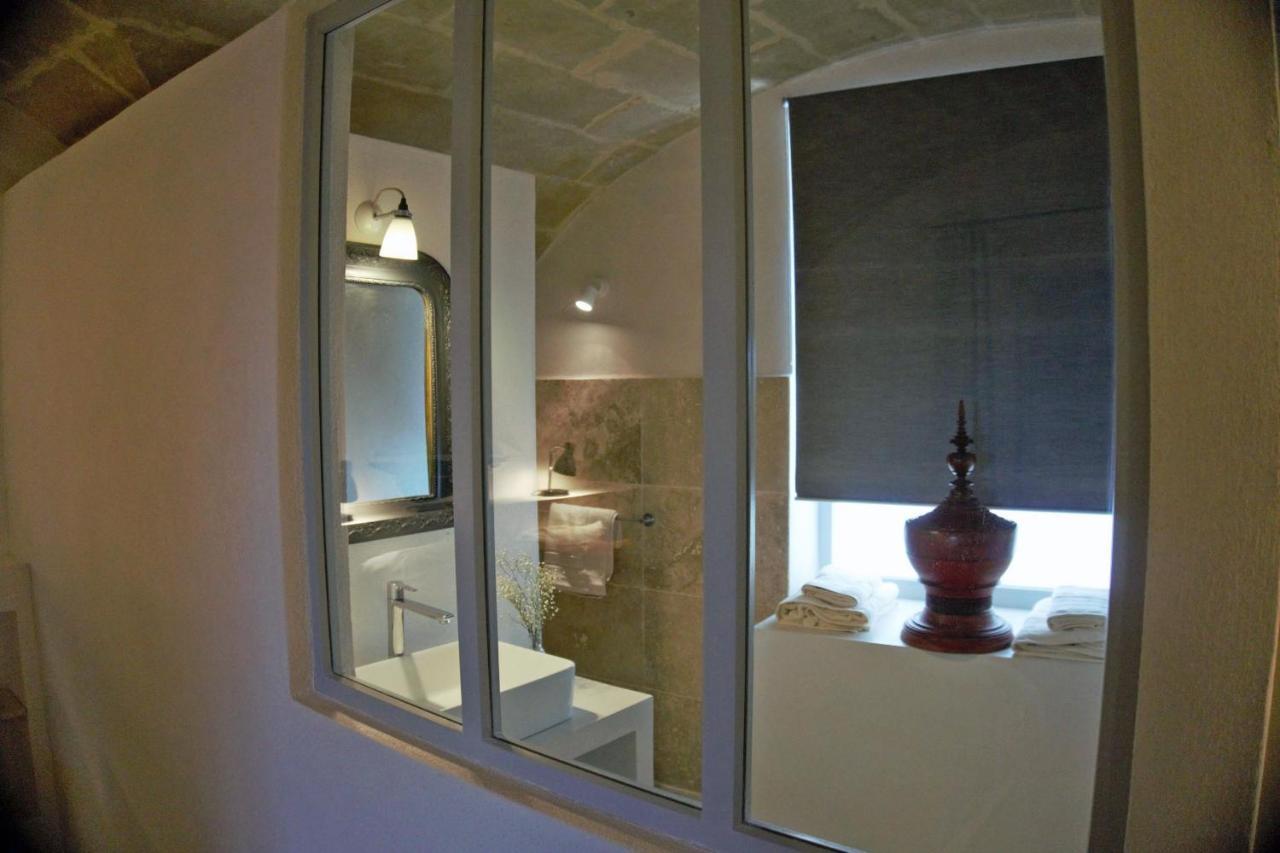 Les Canisses, Magnifique Appartement Avec Terrasse Au Coeur D'Uzes Luaran gambar