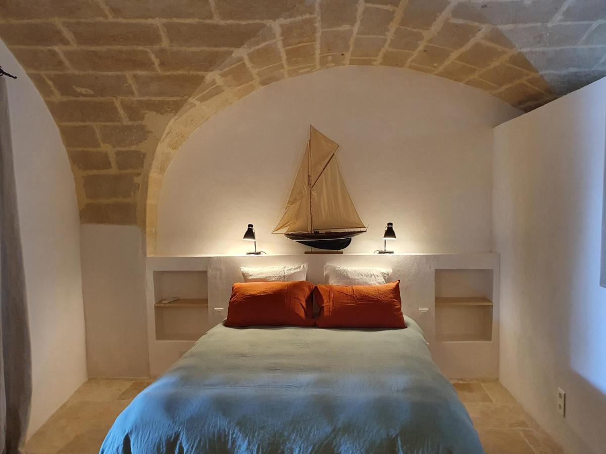 Les Canisses, Magnifique Appartement Avec Terrasse Au Coeur D'Uzes Luaran gambar