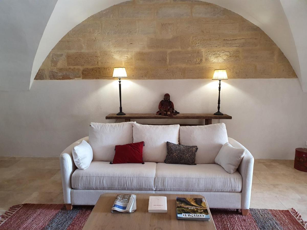 Les Canisses, Magnifique Appartement Avec Terrasse Au Coeur D'Uzes Luaran gambar