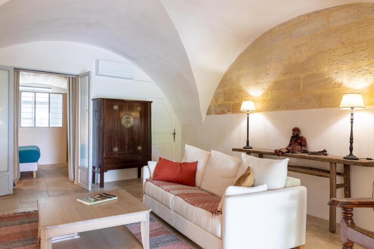 Les Canisses, Magnifique Appartement Avec Terrasse Au Coeur D'Uzes Luaran gambar