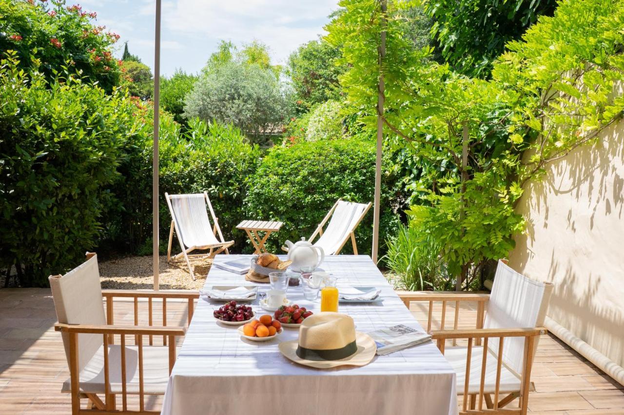 Les Canisses, Magnifique Appartement Avec Terrasse Au Coeur D'Uzes Luaran gambar